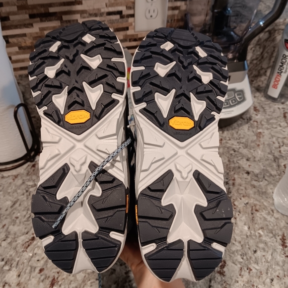 💕USED TWICE💕HOKA ANACAPA MID GTX BOOTS - Picture 6 of 6